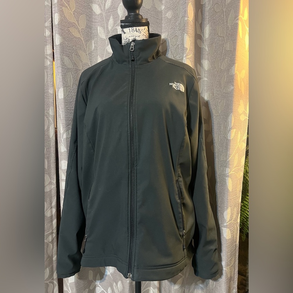 The North Face Women’s Full Zip Fur Lined Jacket - Picture 4 of 10